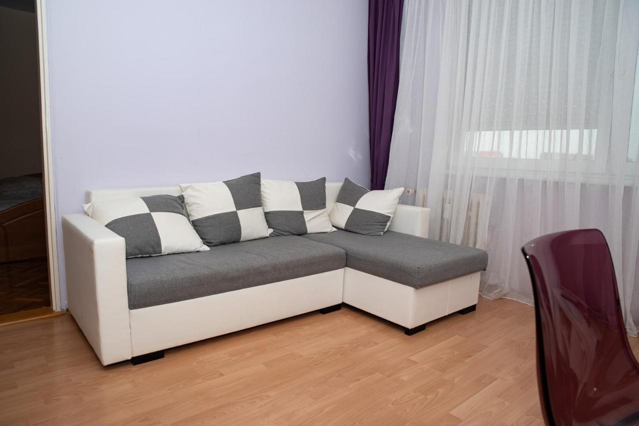 Lovely One Bedroom Apartment Nové Zámky Eksteriør bilde