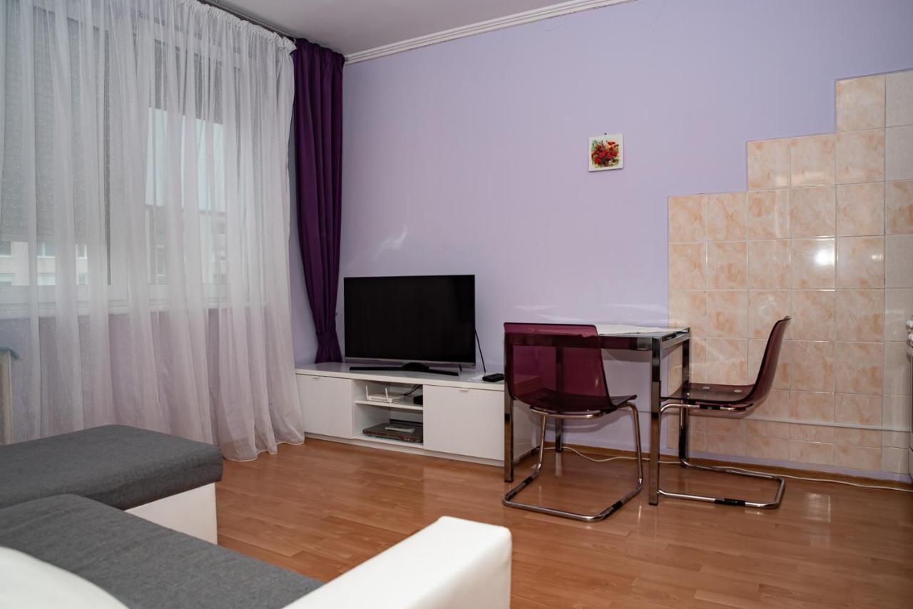 Lovely One Bedroom Apartment Nové Zámky Eksteriør bilde