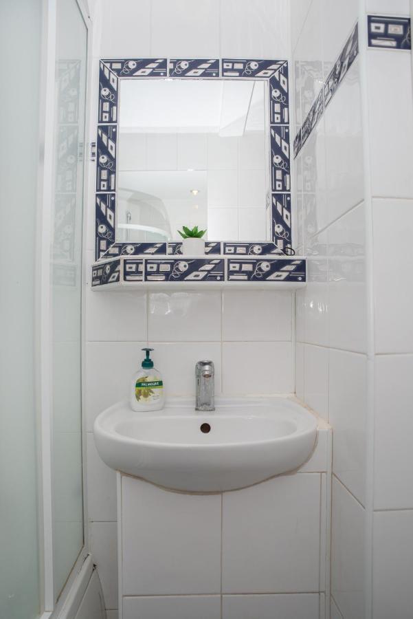 Lovely One Bedroom Apartment Nové Zámky Eksteriør bilde