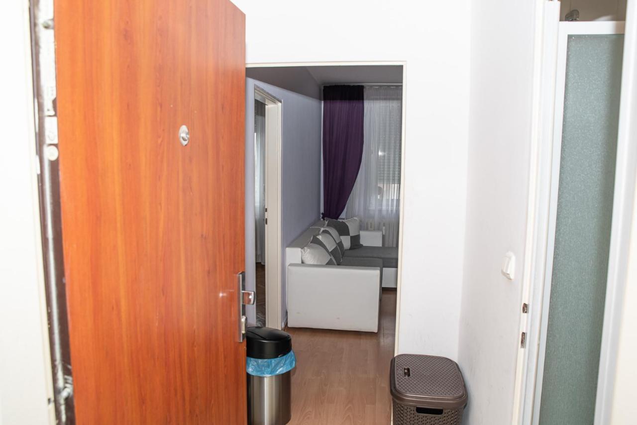 Lovely One Bedroom Apartment Nové Zámky Eksteriør bilde